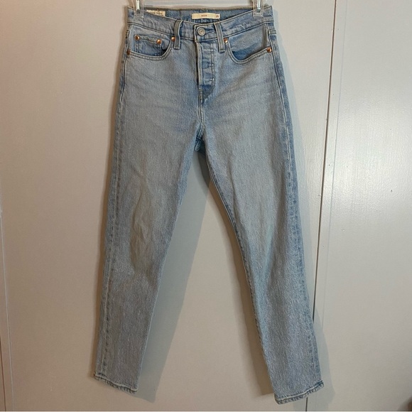 LEVI’S Light Blue Wedgie Iconic Fit Jeans Size 25 - Picture 1 of 13